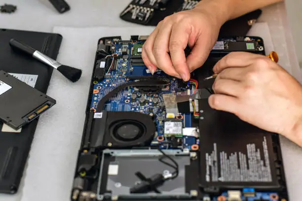 Notebook em reparo